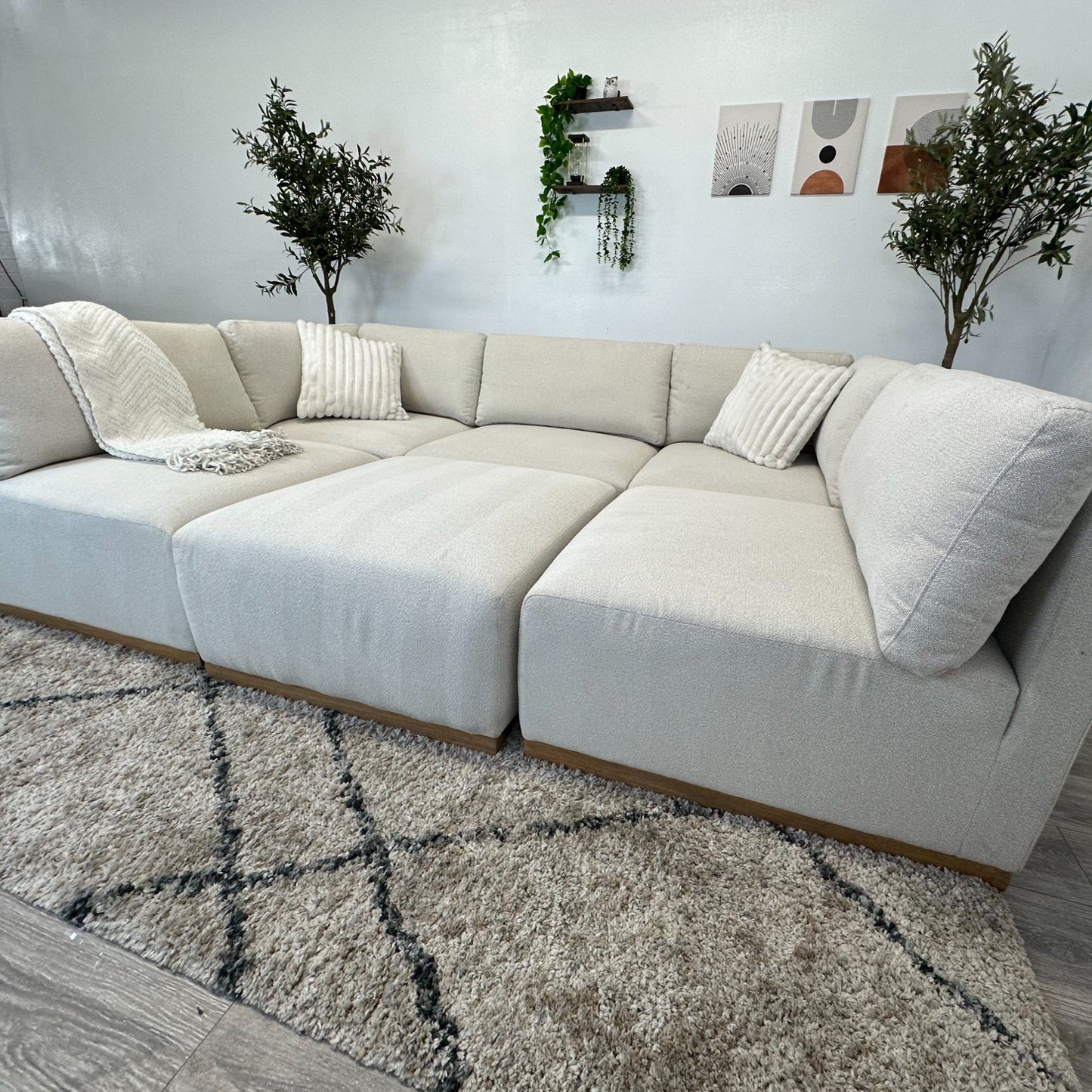 White Sectional Couch Henredon - Free Delivery