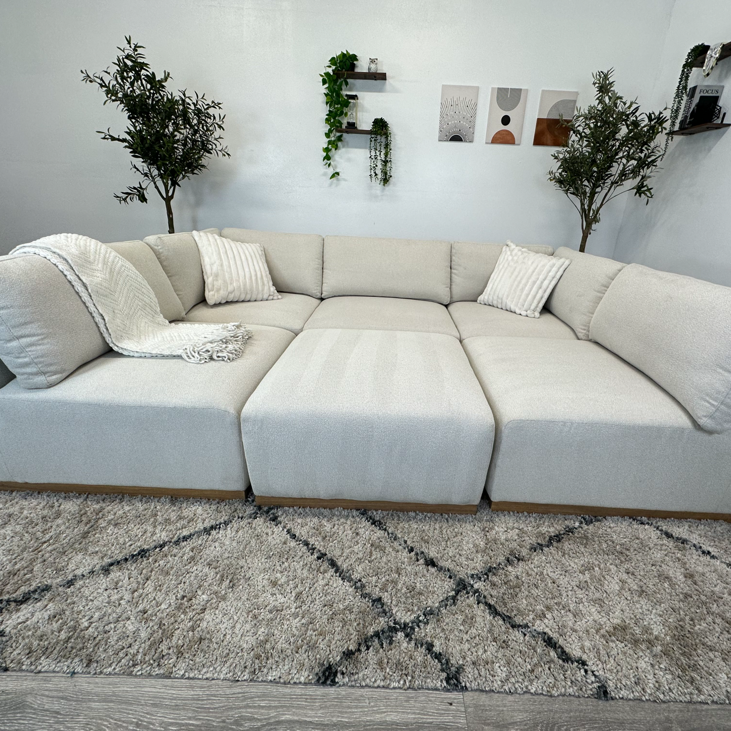 White Sectional Couch Henredon - Free Delivery