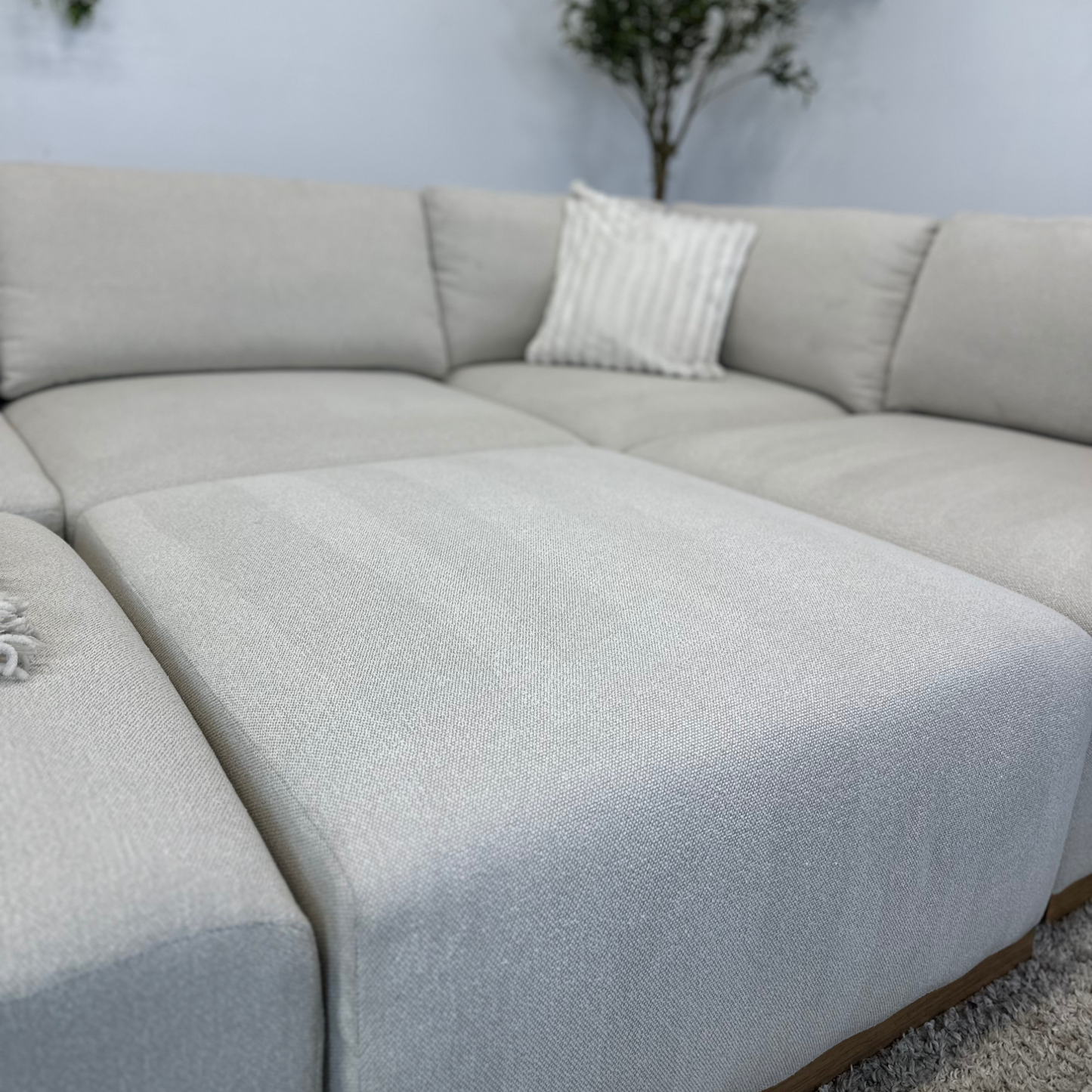 White Sectional Couch Henredon - Free Delivery