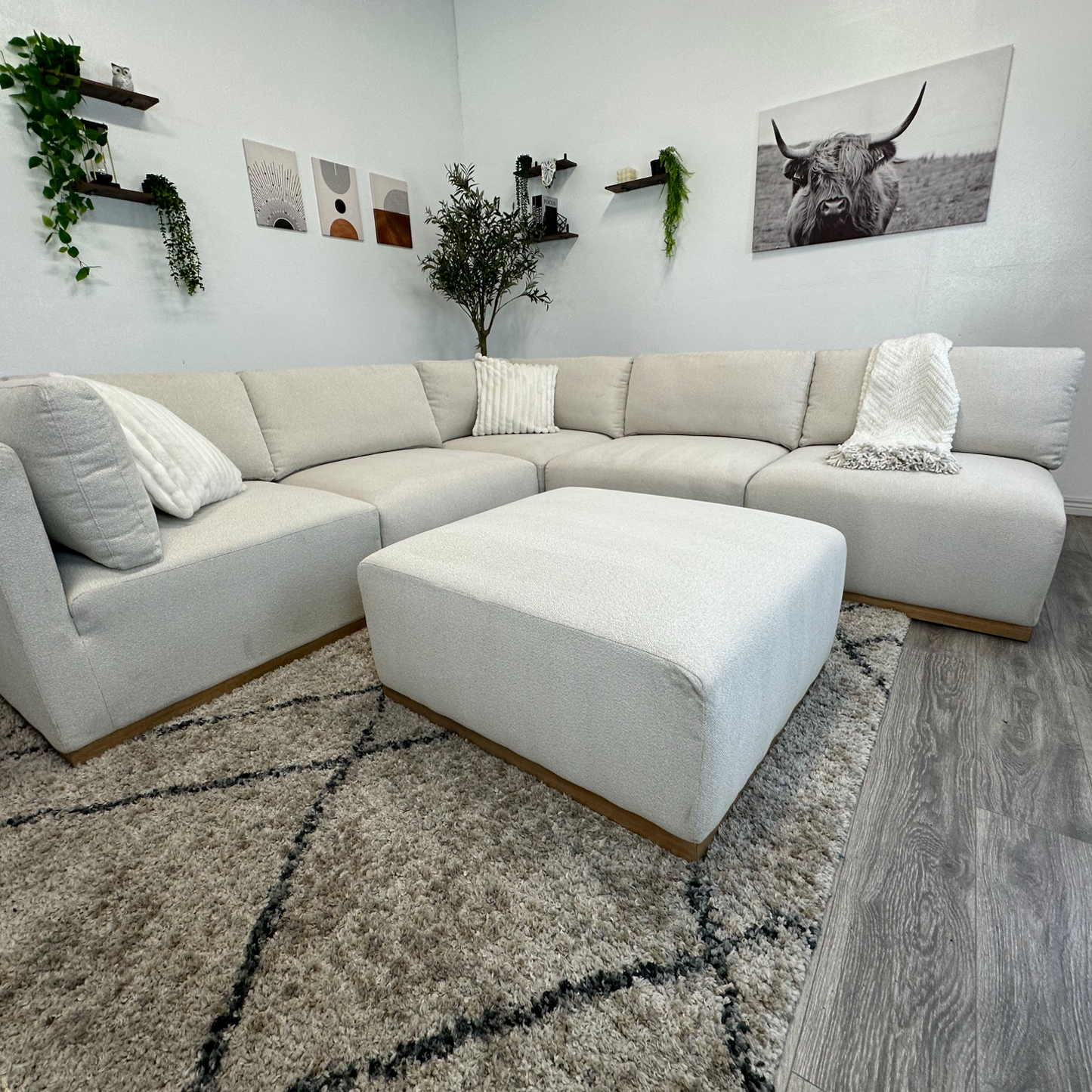White Sectional Couch Henredon - Free Delivery