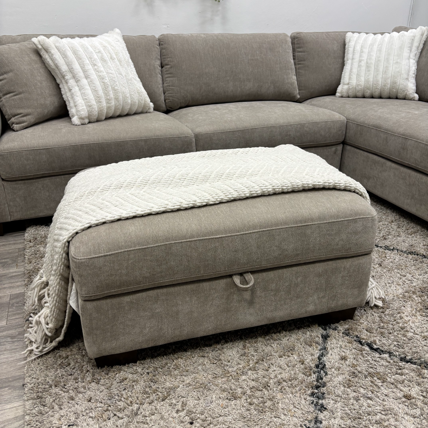 Thomasville Sectional Couch - Free Delivery