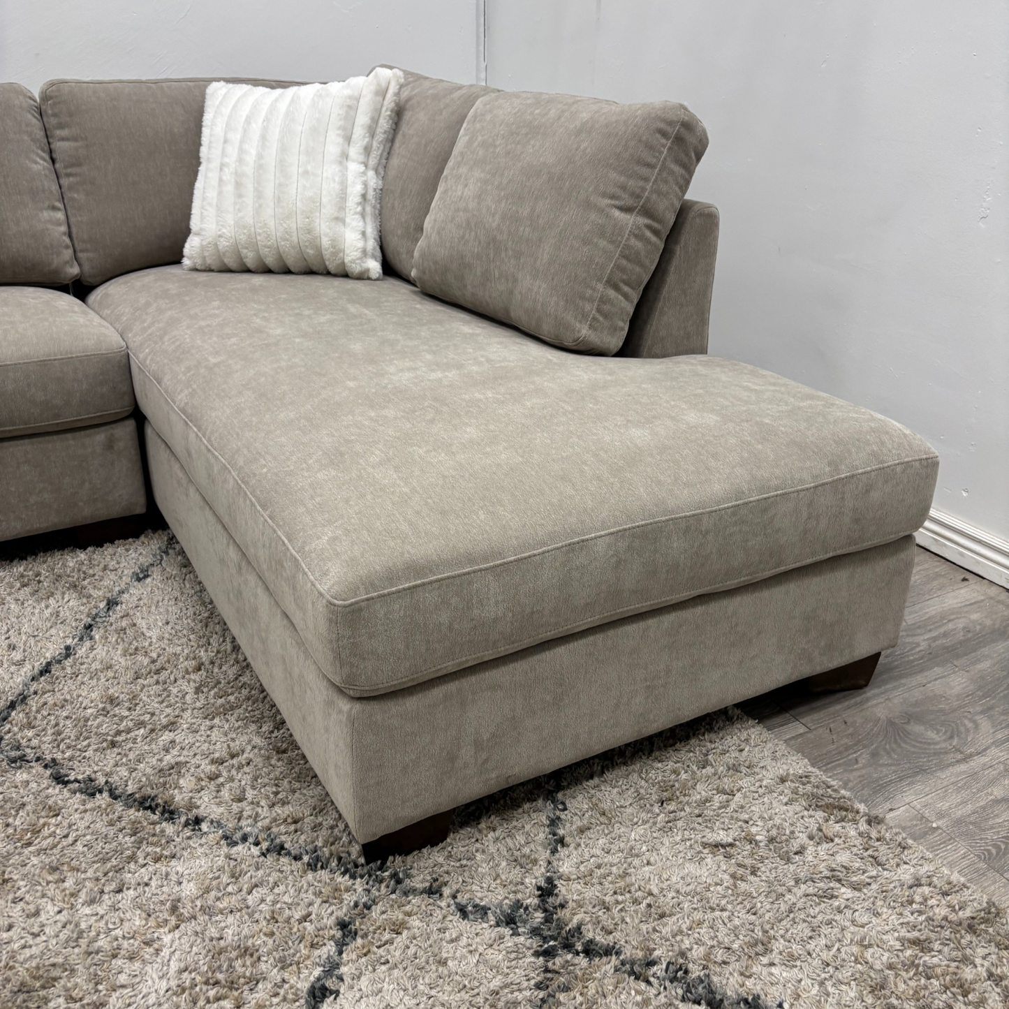 Thomasville Sectional Couch - Free Delivery