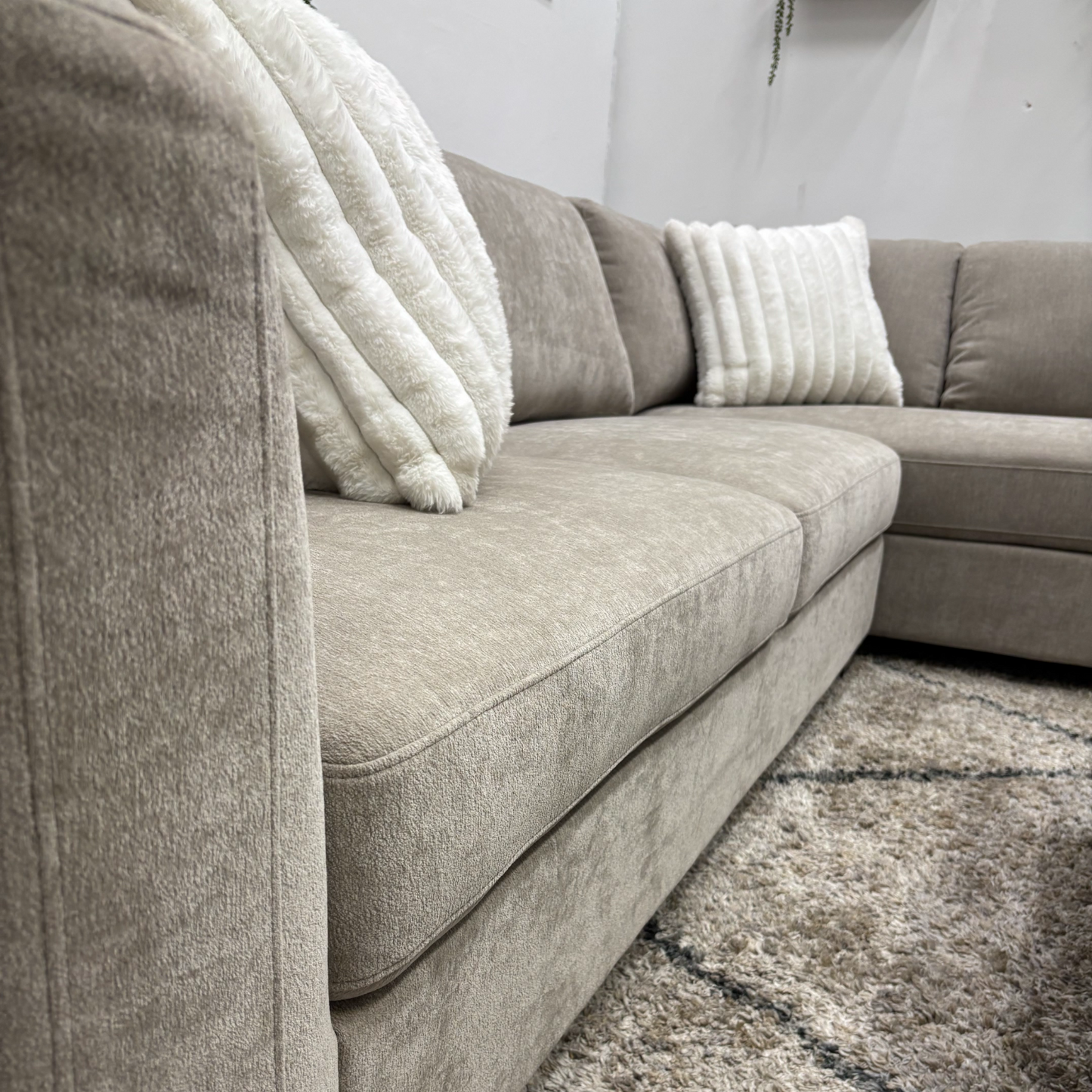 Thomasville Sectional Couch - Free Delivery