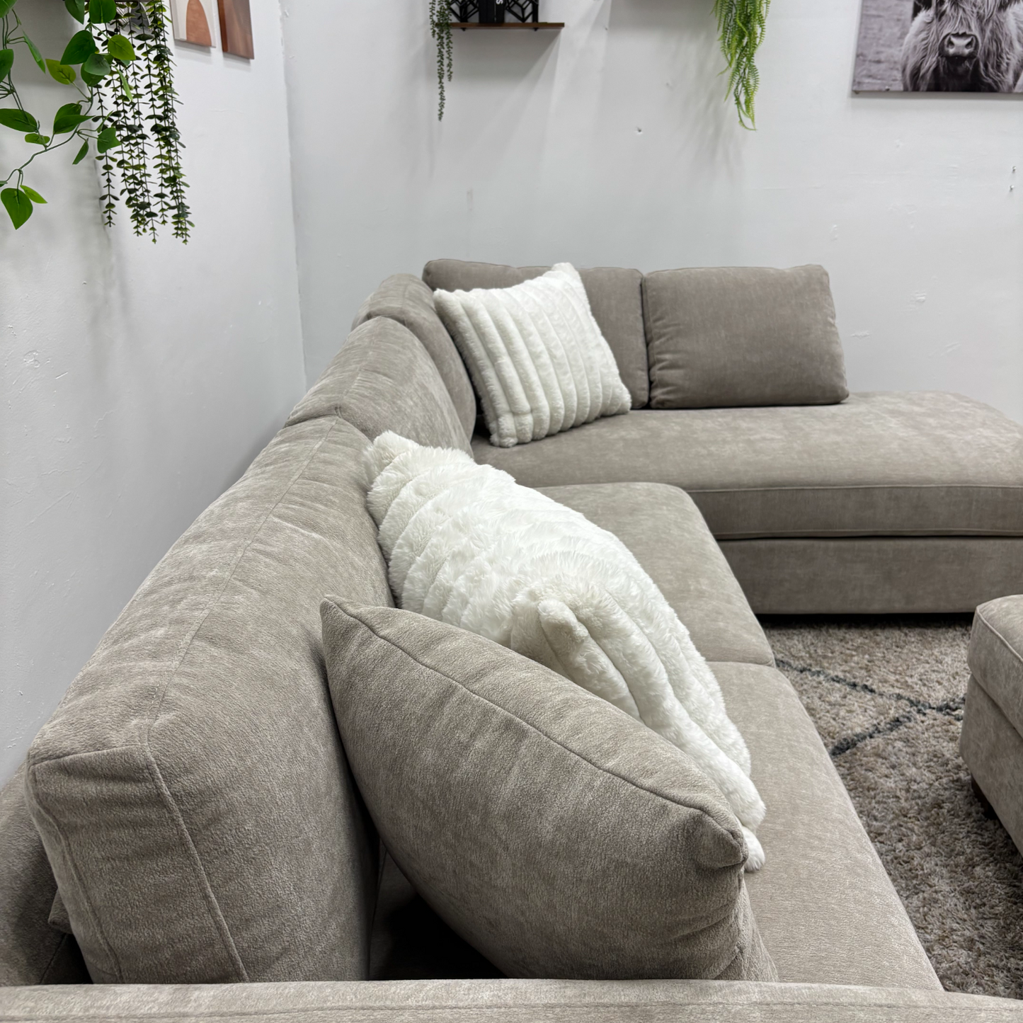 Thomasville Sectional Couch - Free Delivery