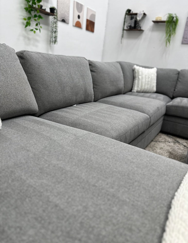 Thomasville Langdon Fabric Sectional with Chaise and Storage Ottoman